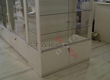 Izložbene staklene vitrine 1 Izložbene staklene vitrine 1
