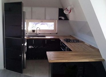 oblaganje kuhinjskih elemenata i zidnih površina staklom