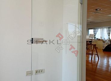 staklena zaokretna vrata 9. staklena zaokretna vrata 9.