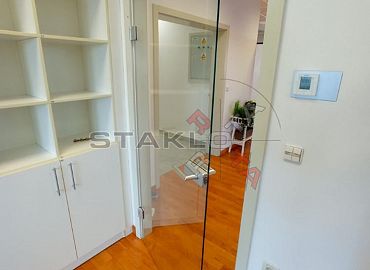 staklena zaokretna vrata primjer 1. staklena zaokretna vrata primjer 1.